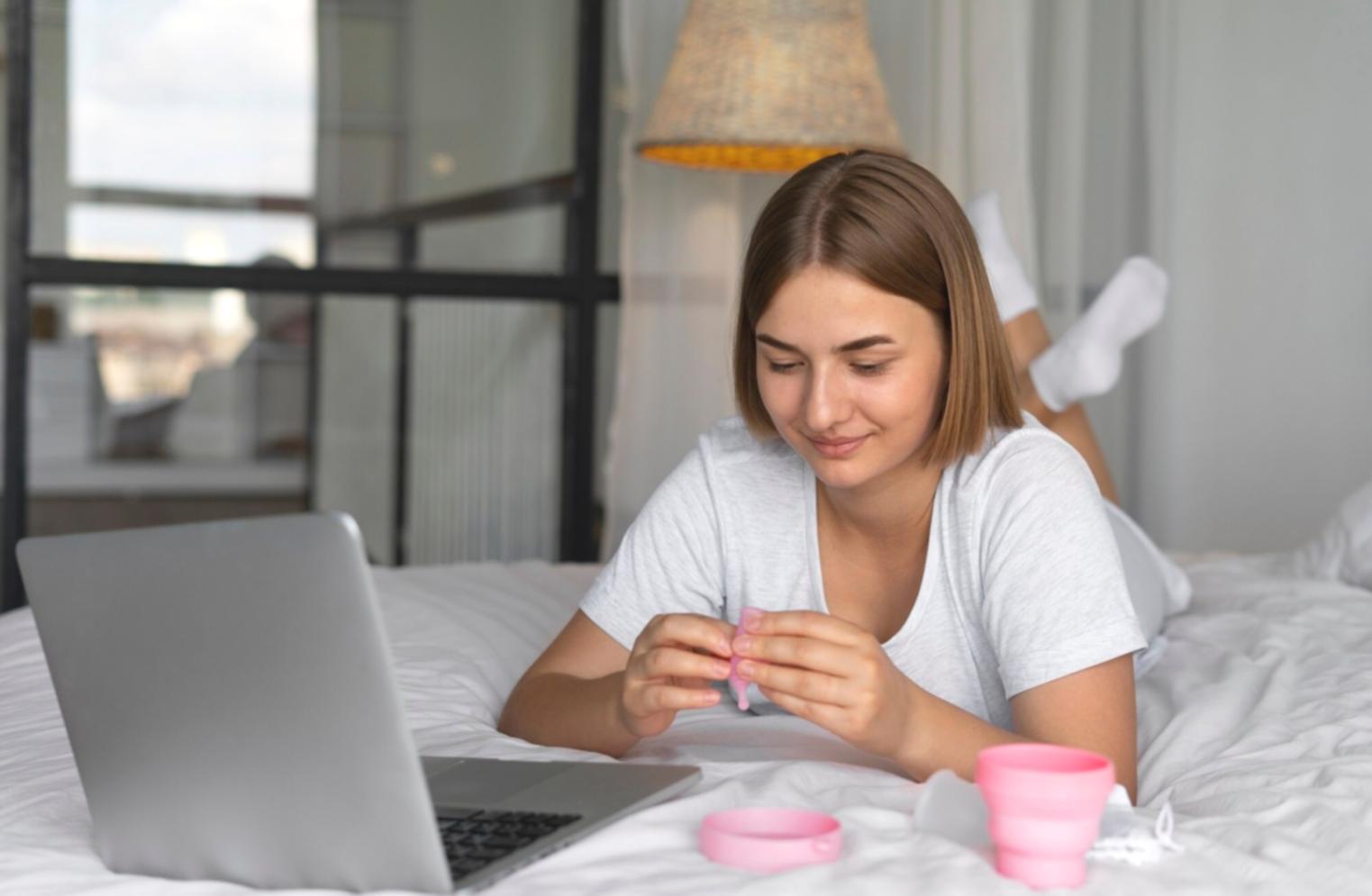 Mobil oyun geliştirme eğitimi alan öğrenciler